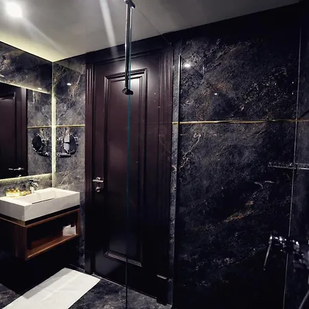 Luxury Premium Finese Hotell Golem (Tirana)