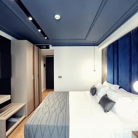 Luxury Premium Finese Hotell Golem (Tirana)