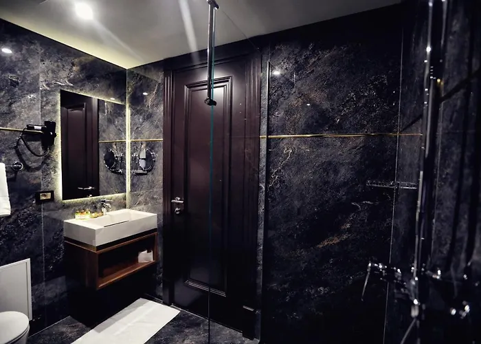 Luxury Premium Finese Hotel Golem (Tirana)